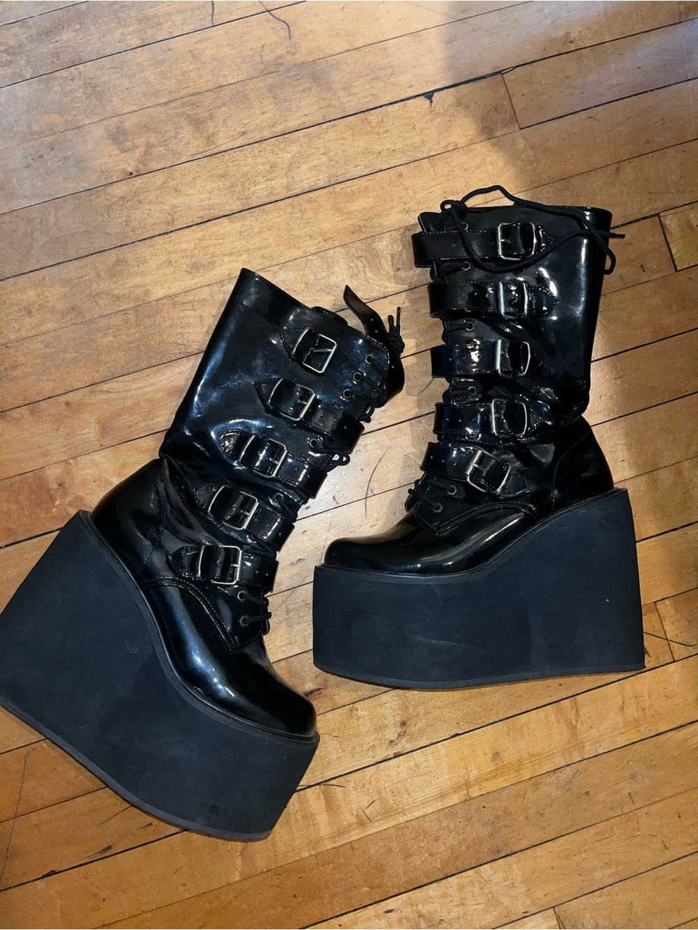 Demonia SWING-220 boots